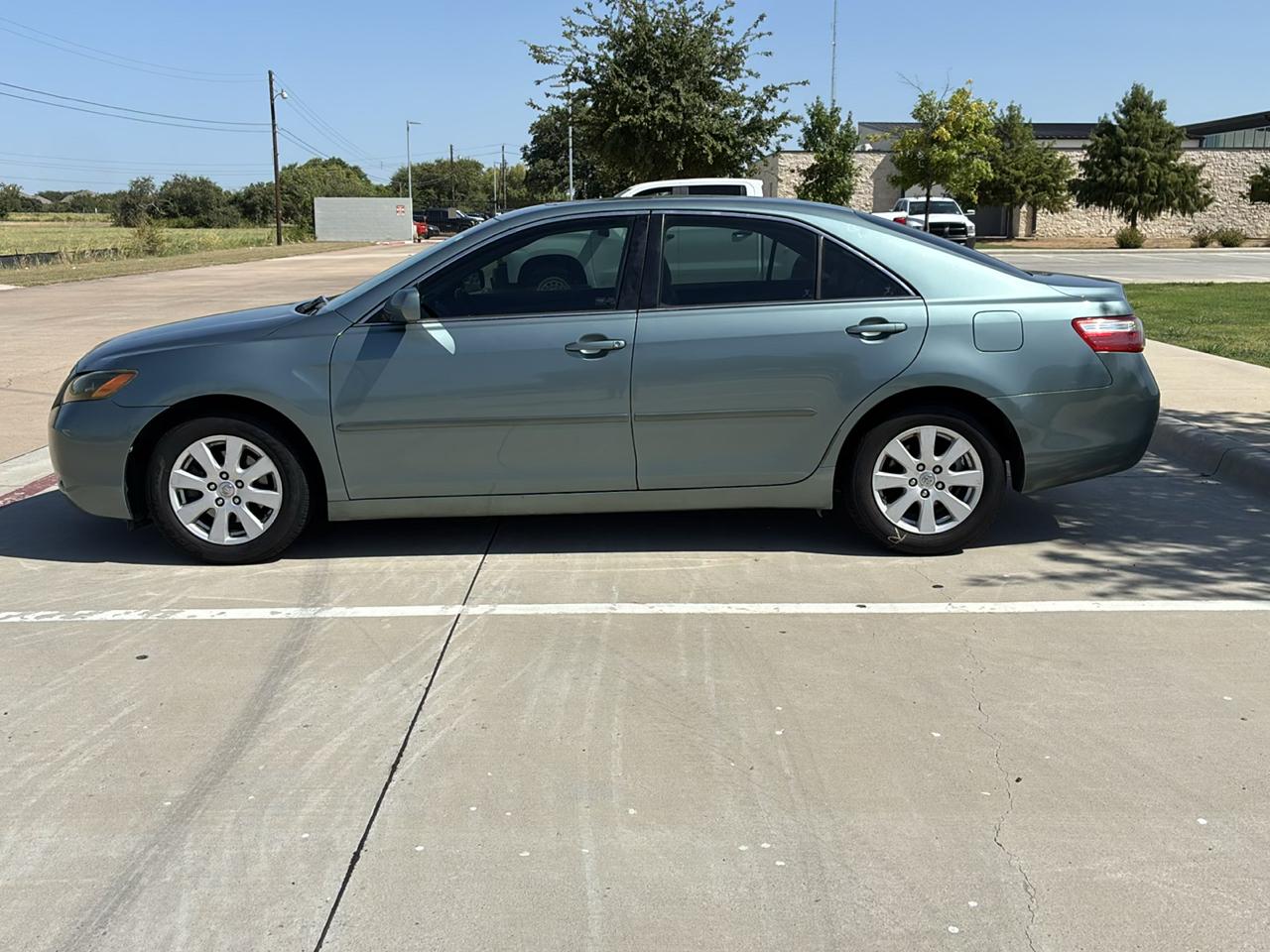 Toyota Camry SE 5-Spd AT 2009