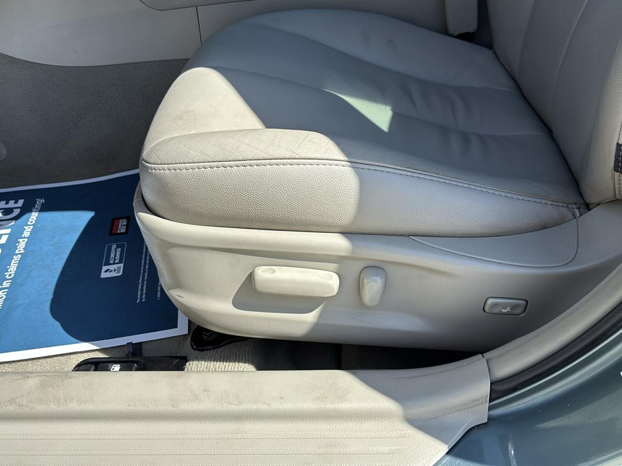 Toyota Camry SE 5-Spd AT 2009