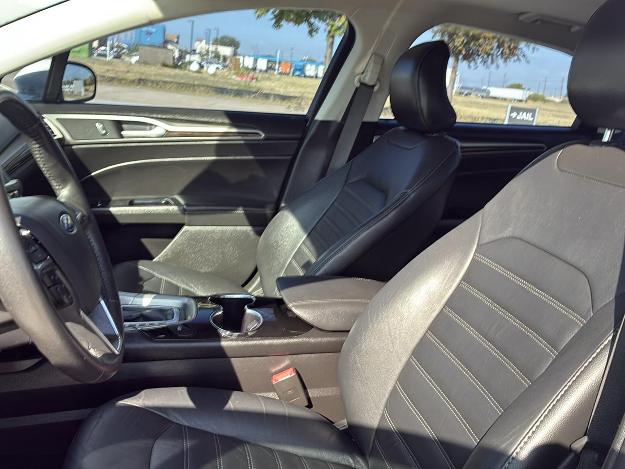 Ford Fusion SE 2016