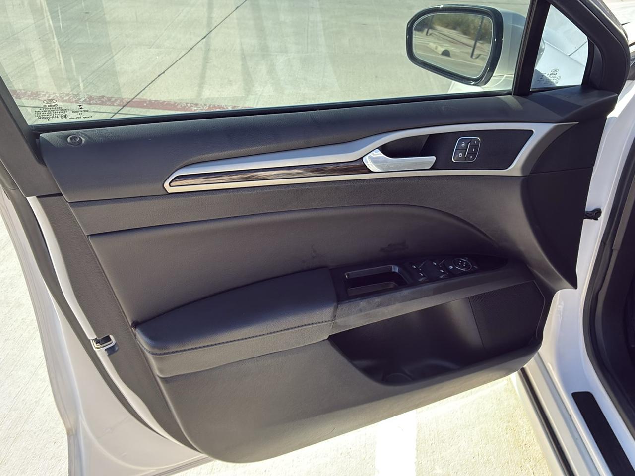 Ford Fusion SE 2016