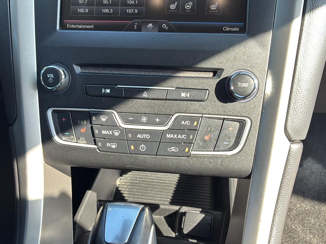 Ford Fusion SE 2016