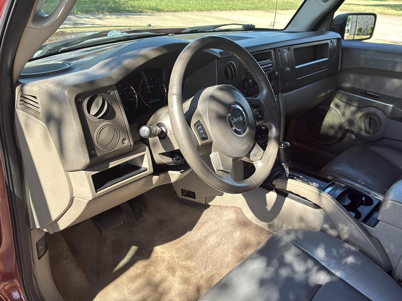 Jeep Commander 2WD 2006