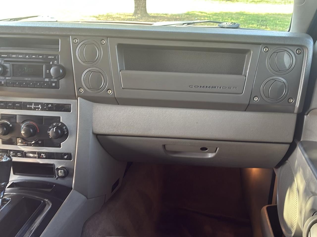 Jeep Commander 2WD 2006