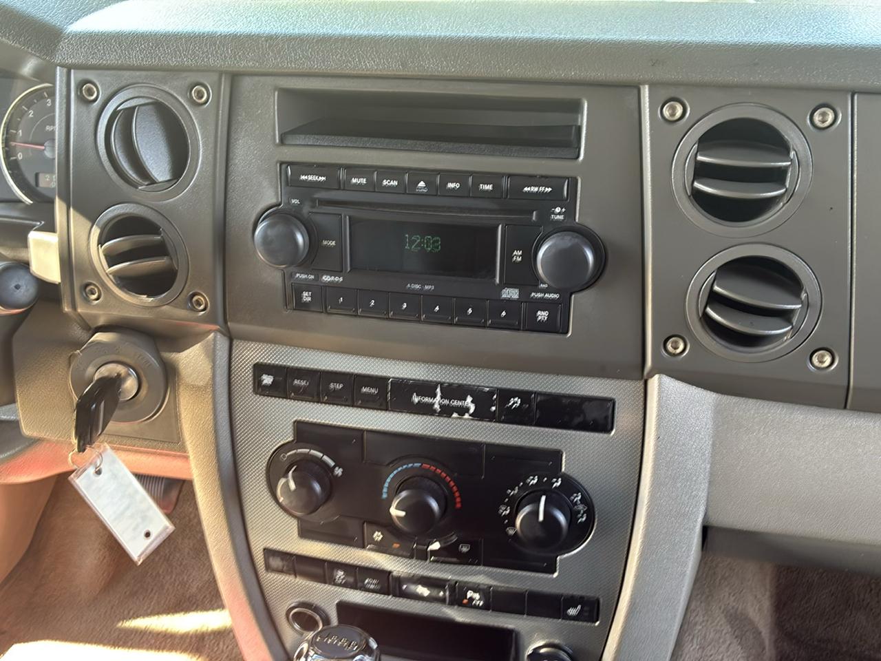 Jeep Commander 2WD 2006