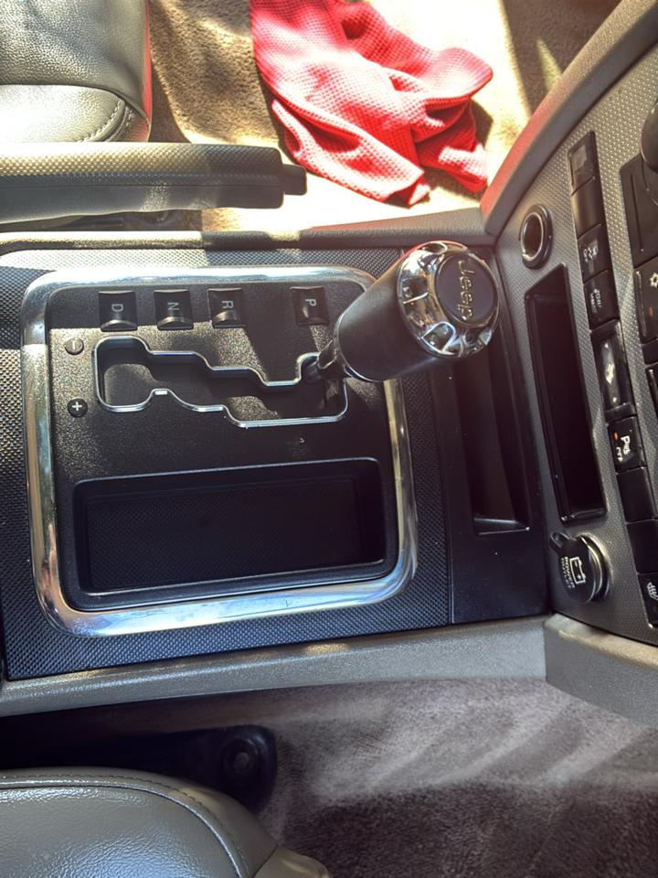 Jeep Commander 2WD 2006