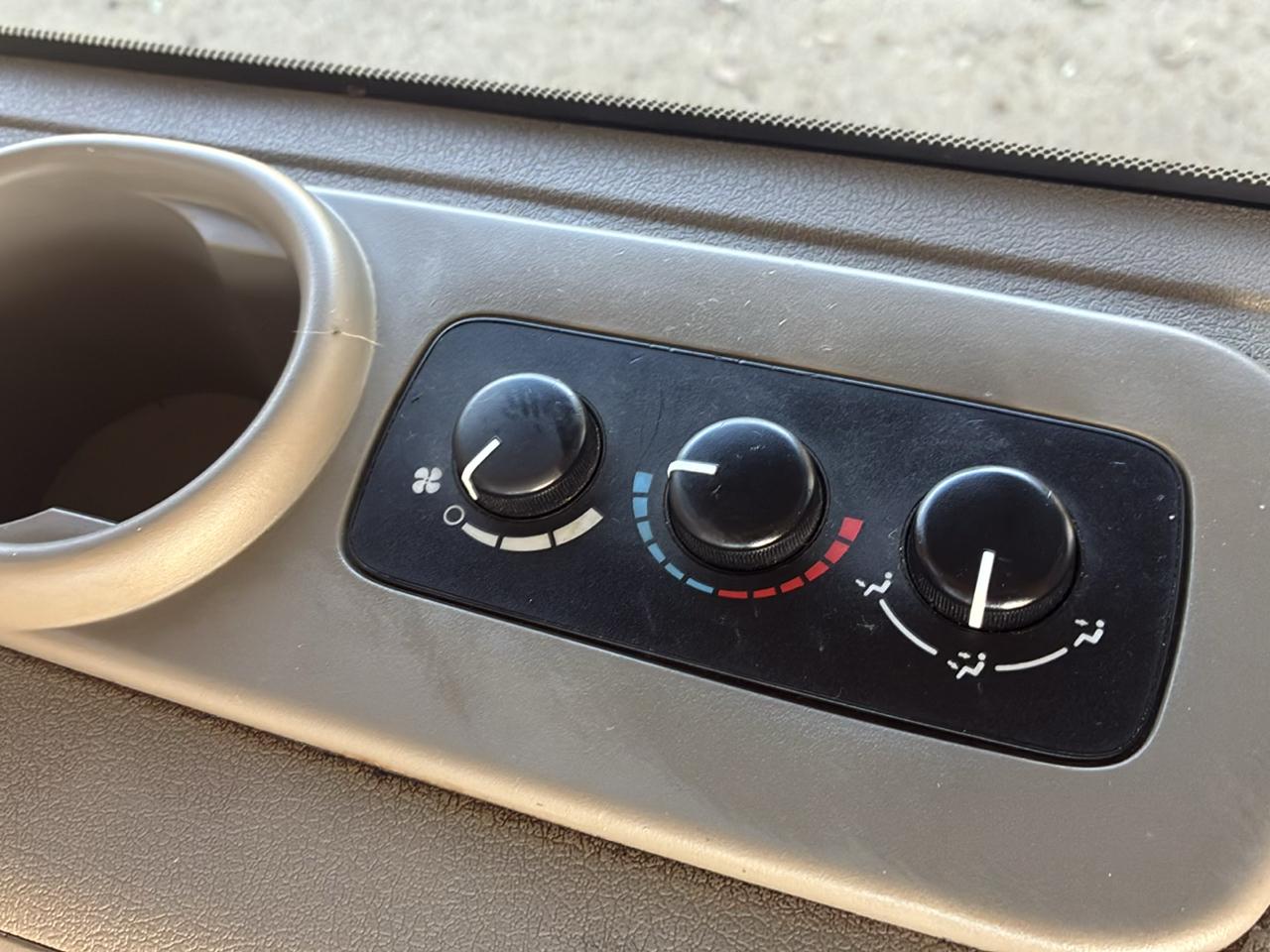 Jeep Commander 2WD 2006