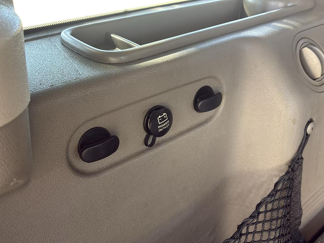 Jeep Commander 2WD 2006