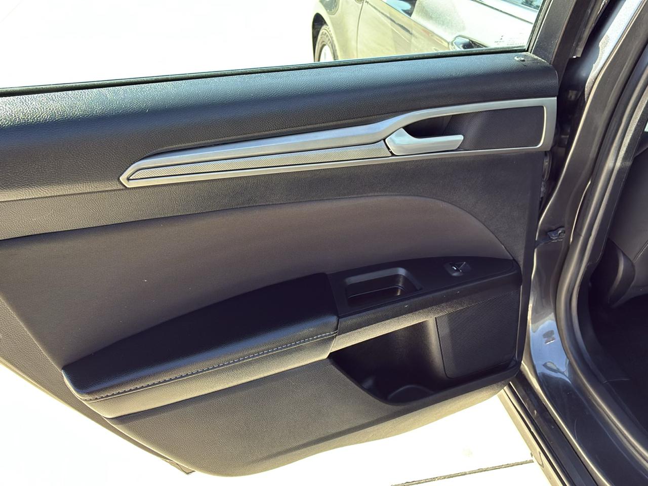 Ford Fusion SE 2020