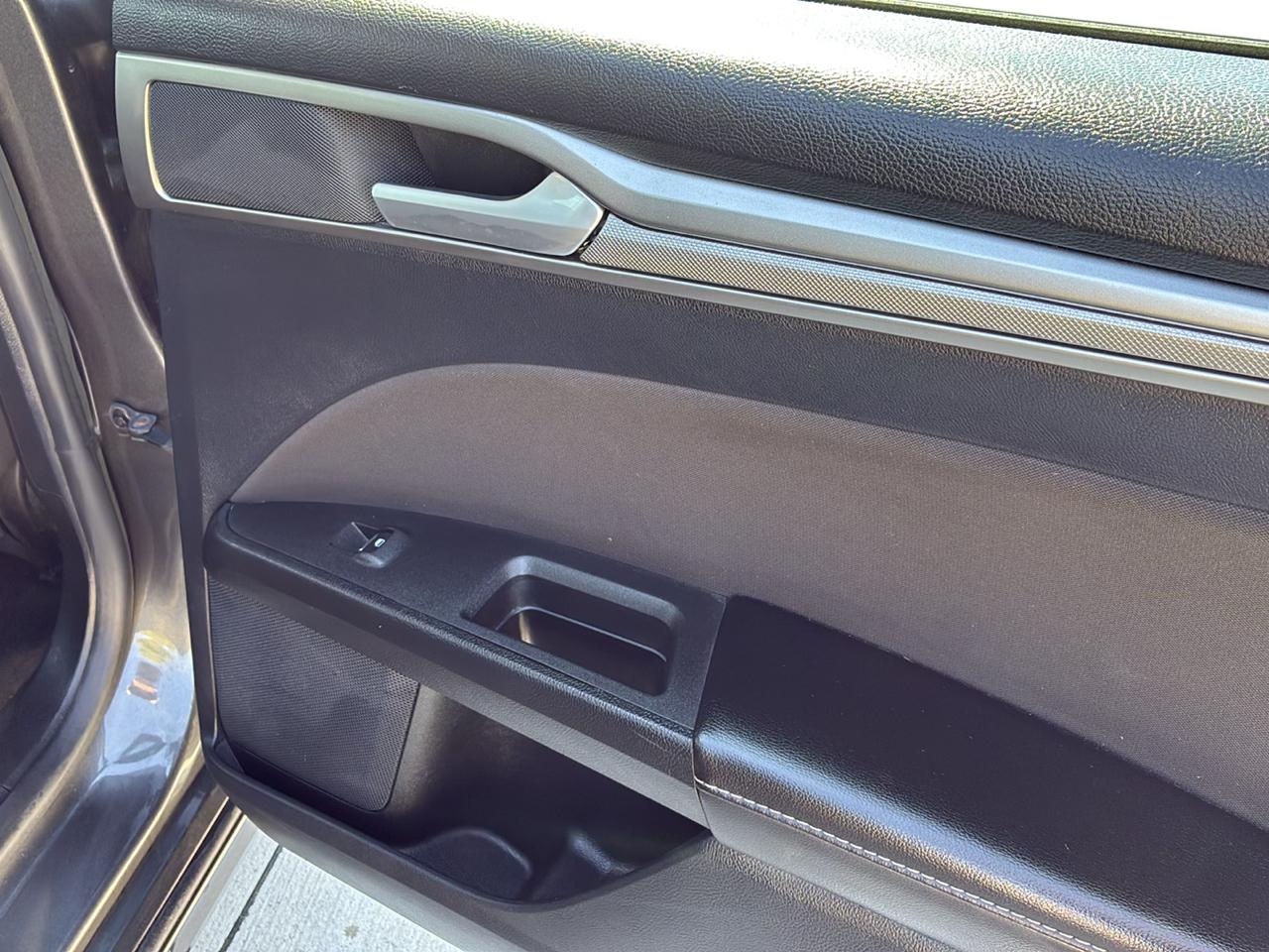 Ford Fusion SE 2020