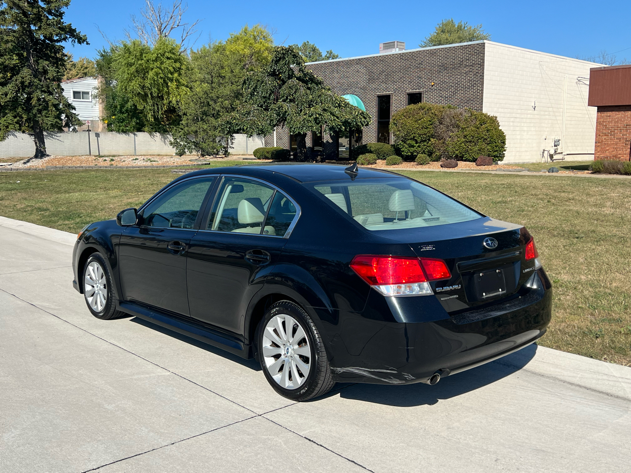 Subaru Legacy 2.5i Limited 2012