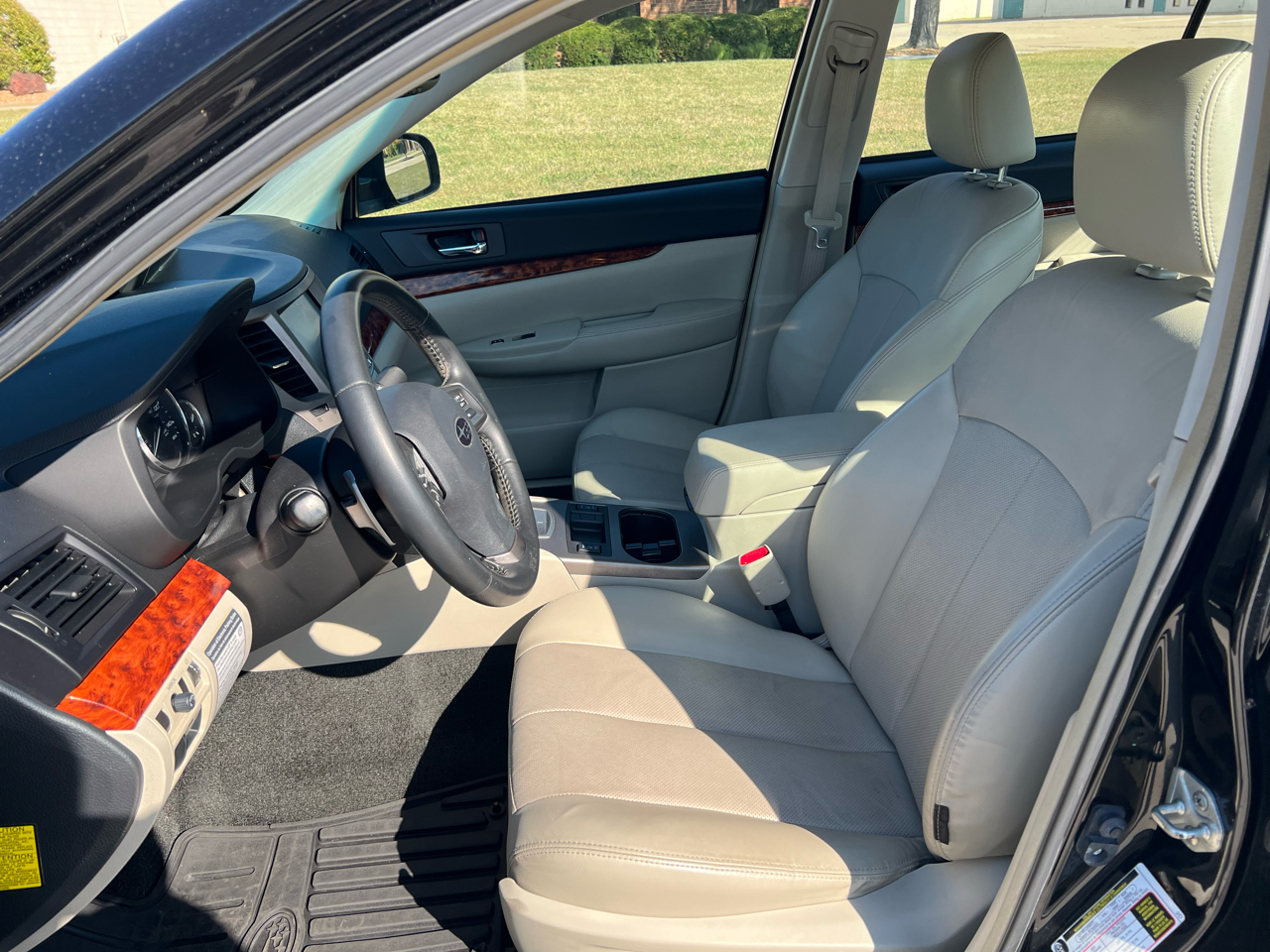 Subaru Legacy 2.5i Limited 2012