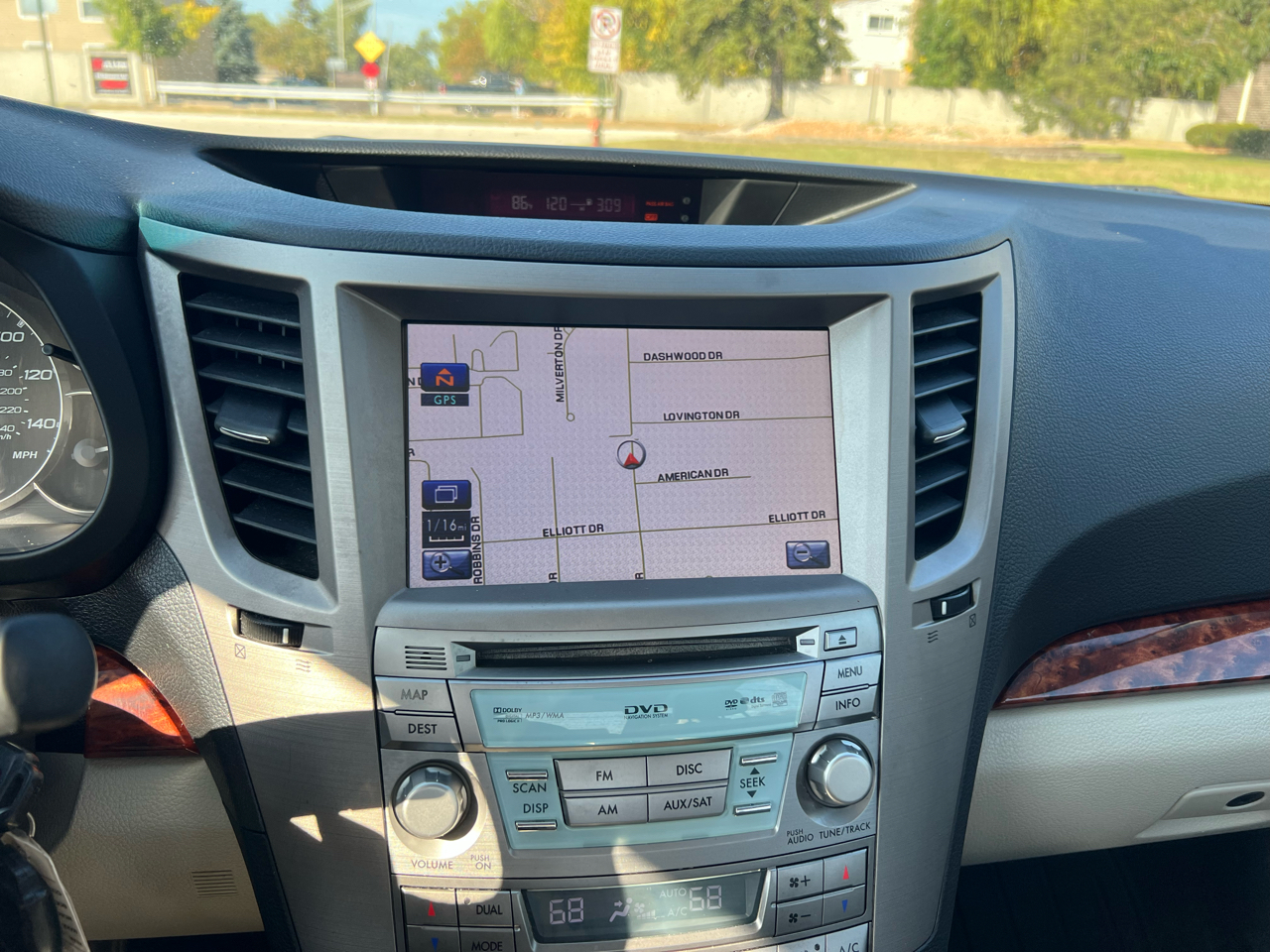 Subaru Legacy 2.5i Limited 2012