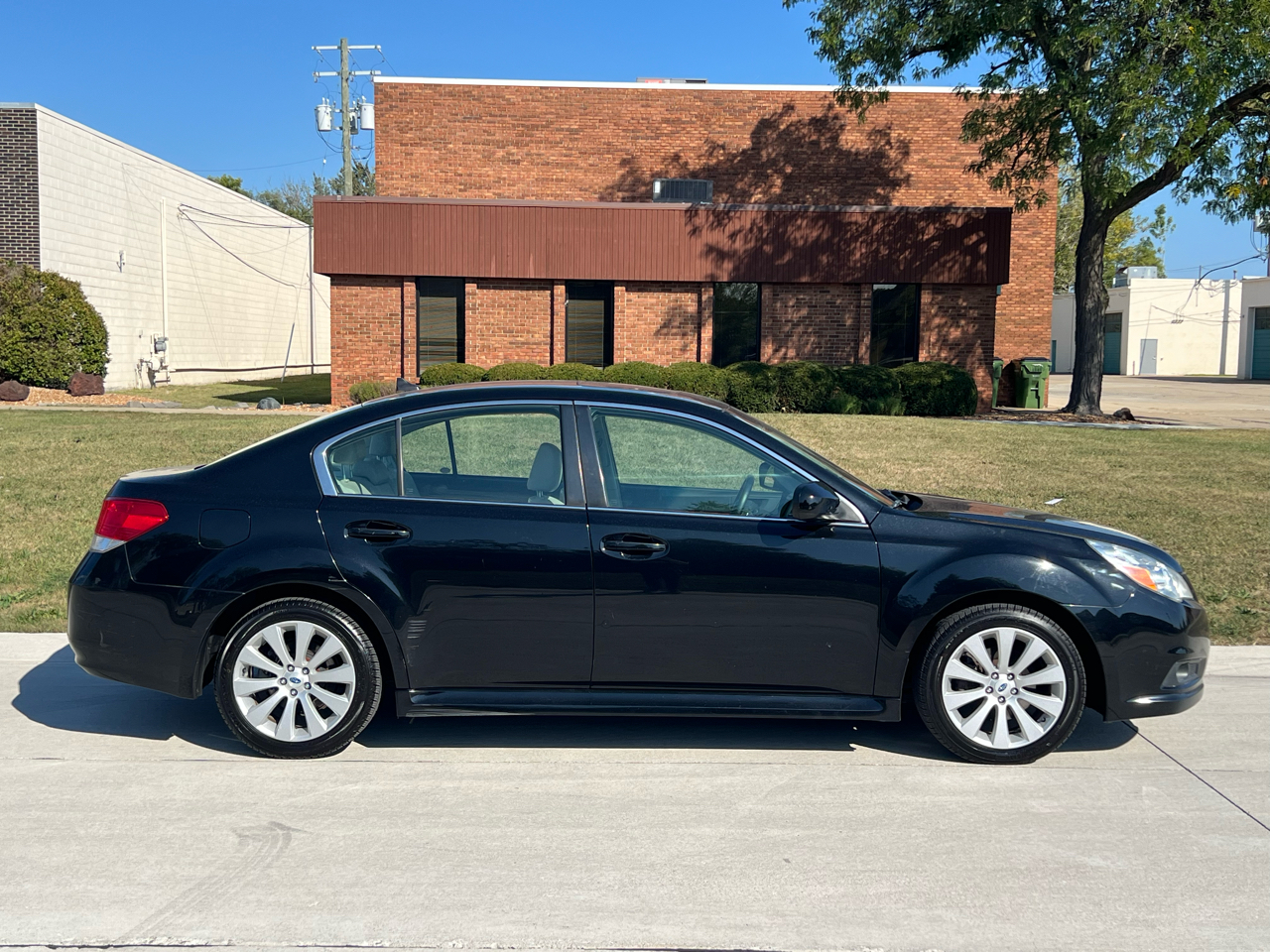 Subaru Legacy 2.5i Limited 2012