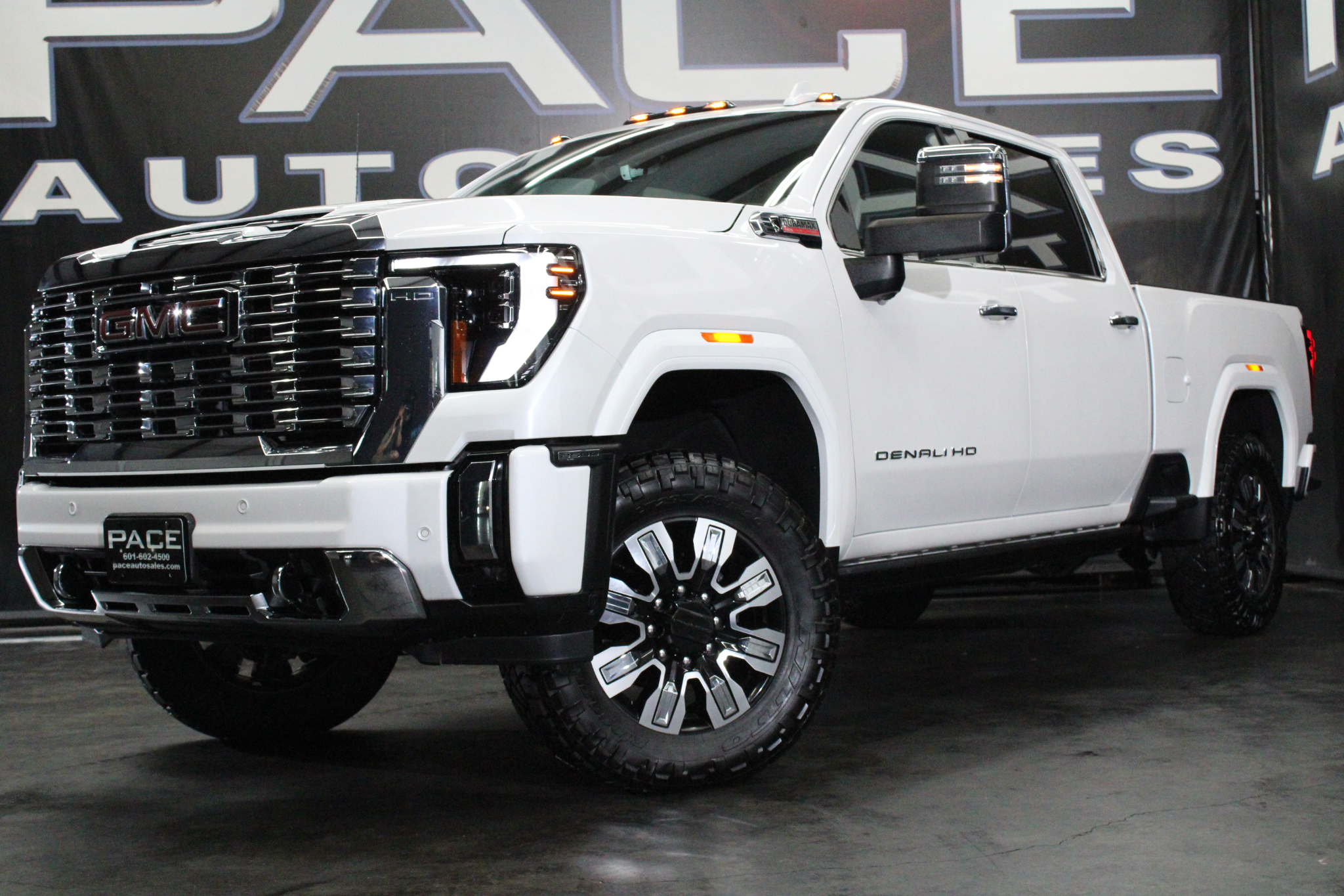 GMC Sierra 2500HD 4WD Crew Cab 159" Denali 2024 GMC Sierra 2500HD 4WD Crew Cab 159" Denali 2024