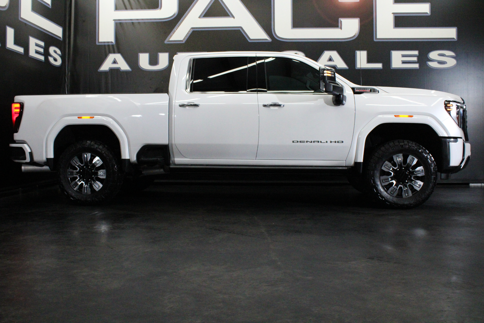 GMC Sierra 2500HD 4WD Crew Cab 159" Denali 2024 GMC Sierra 2500HD 4WD Crew Cab 159" Denali 2024