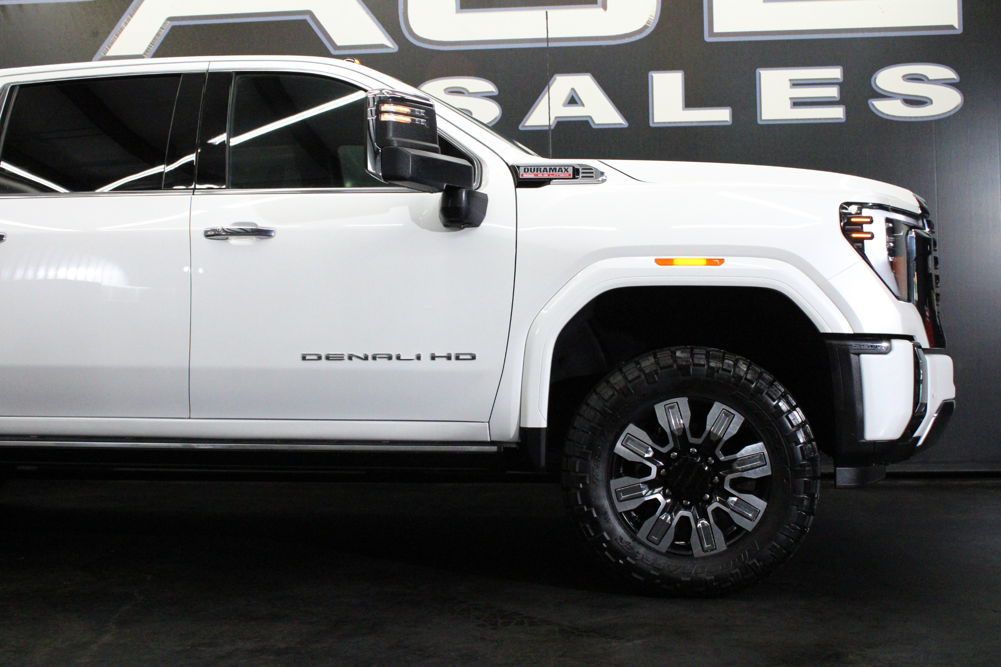 GMC Sierra 2500HD 4WD Crew Cab 159" Denali 2024 GMC Sierra 2500HD 4WD Crew Cab 159" Denali 2024