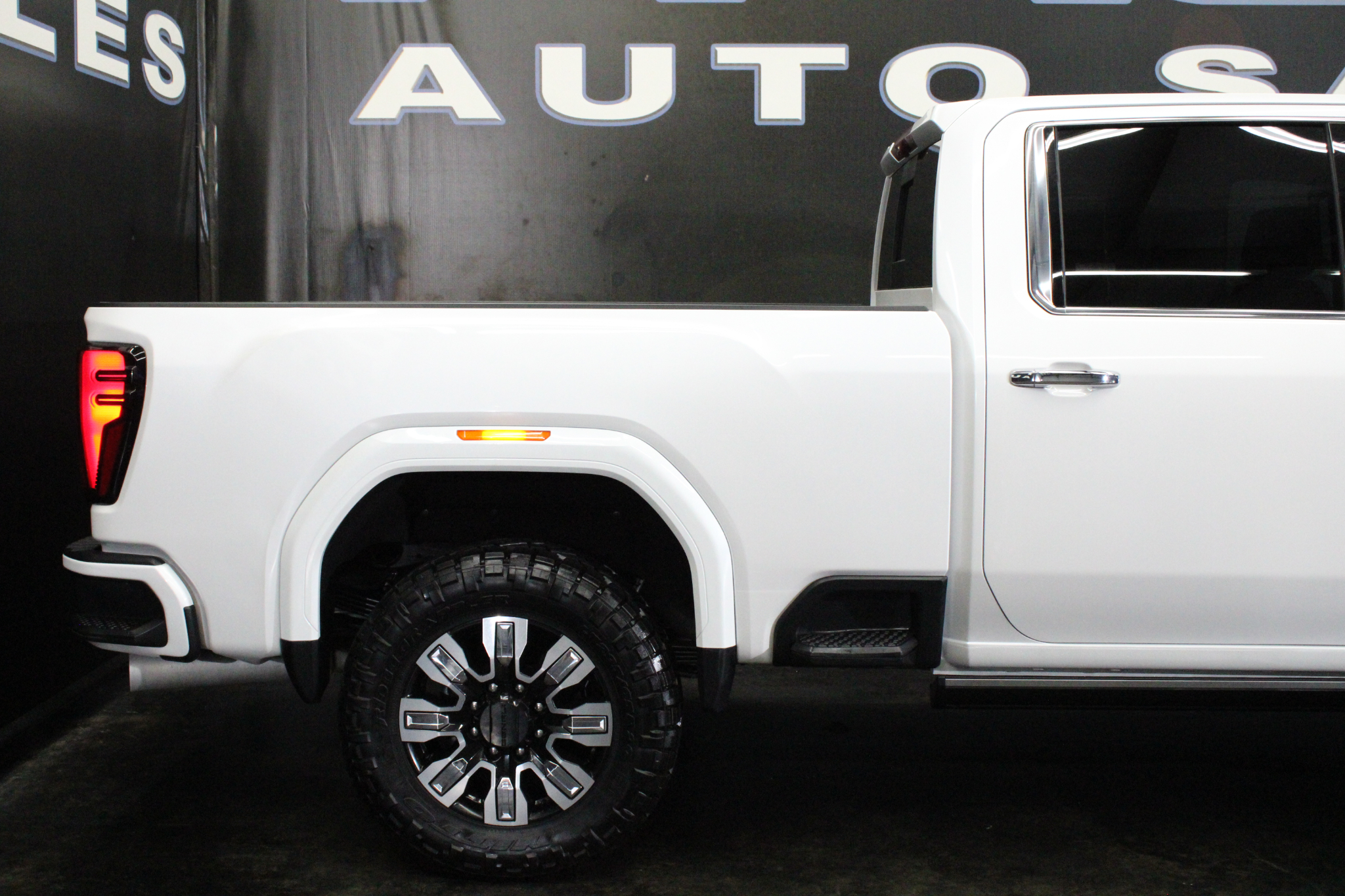 GMC Sierra 2500HD 4WD Crew Cab 159" Denali 2024 GMC Sierra 2500HD 4WD Crew Cab 159" Denali 2024