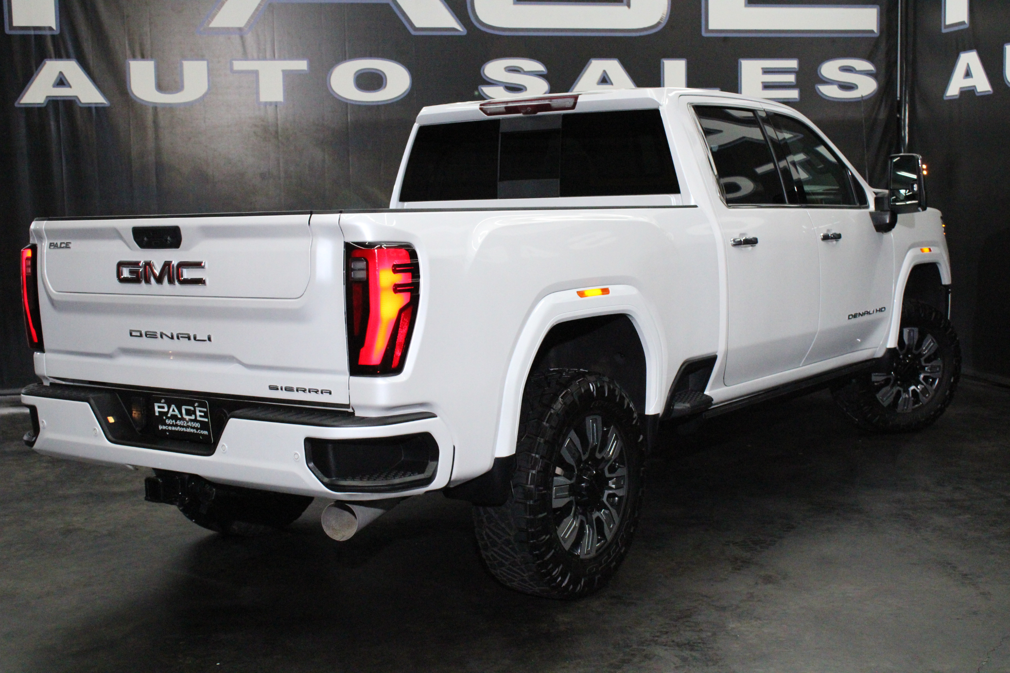 GMC Sierra 2500HD 4WD Crew Cab 159" Denali 2024 GMC Sierra 2500HD 4WD Crew Cab 159" Denali 2024