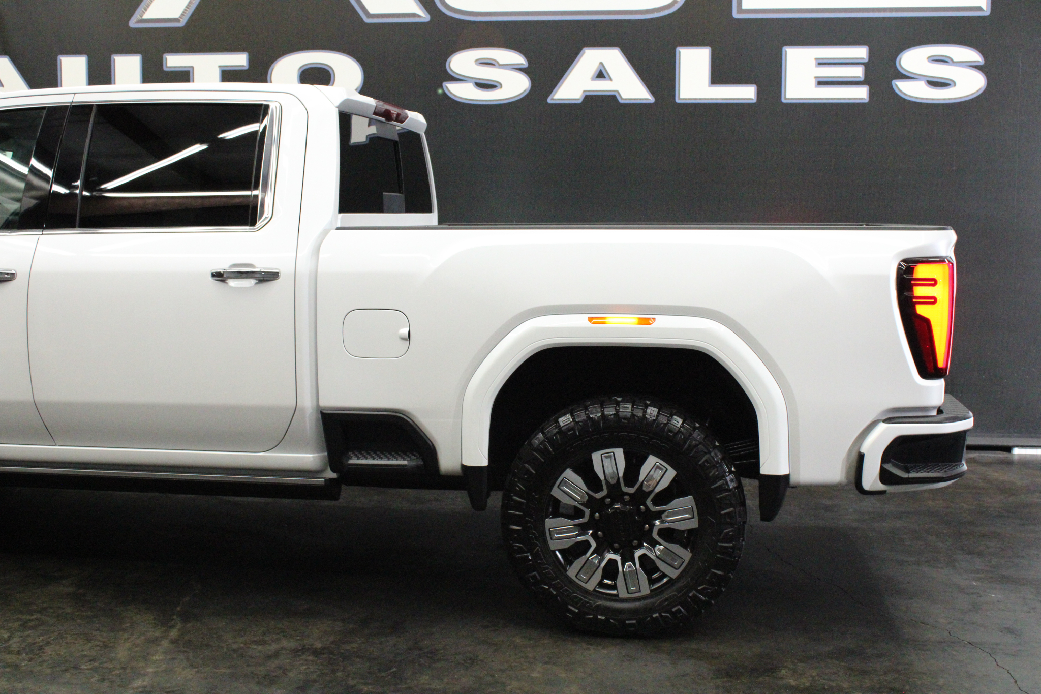 GMC Sierra 2500HD 4WD Crew Cab 159" Denali 2024 GMC Sierra 2500HD 4WD Crew Cab 159" Denali 2024