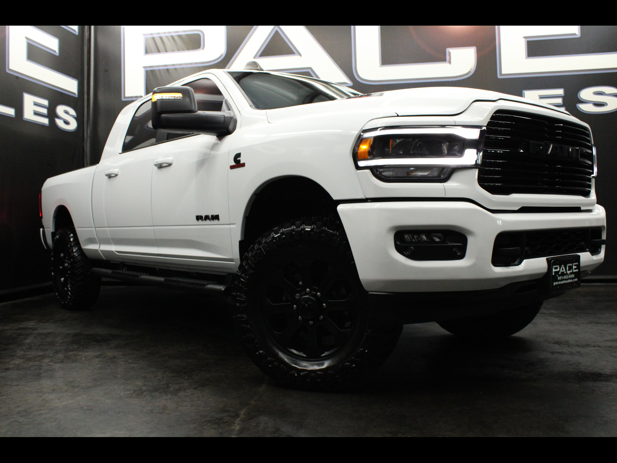 2024 RAM 2500 Laramie 4x4 Mega Cab 6'4" Box