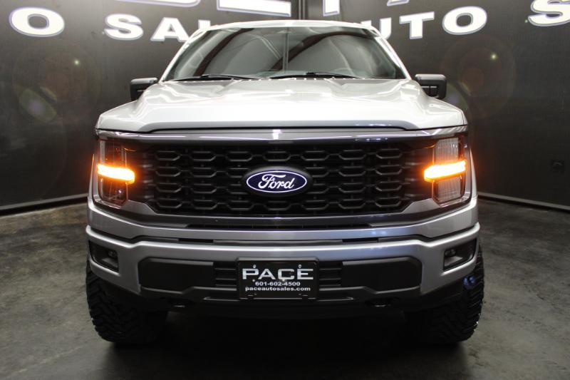 Ford F-150 STX 4WD SuperCrew 5.5' Box 2024 Ford F-150 STX 4WD SuperCrew 5.5' Box 2024