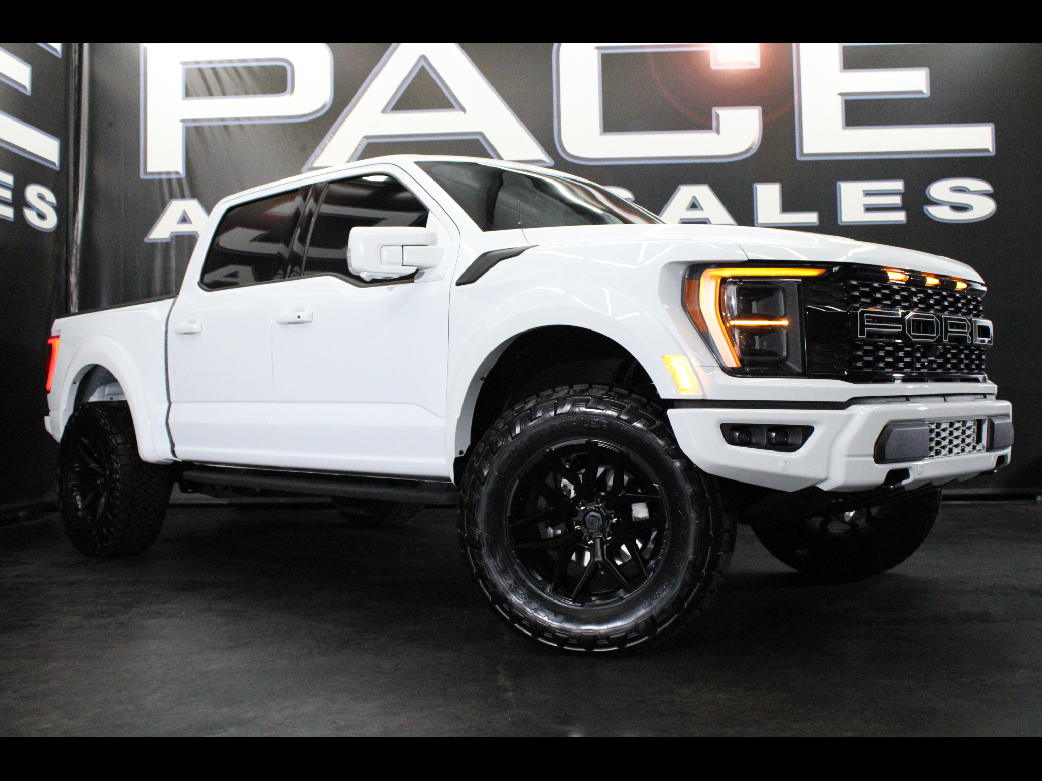 2023 Ford F-150 Raptor 4WD SuperCrew 5.5' Box