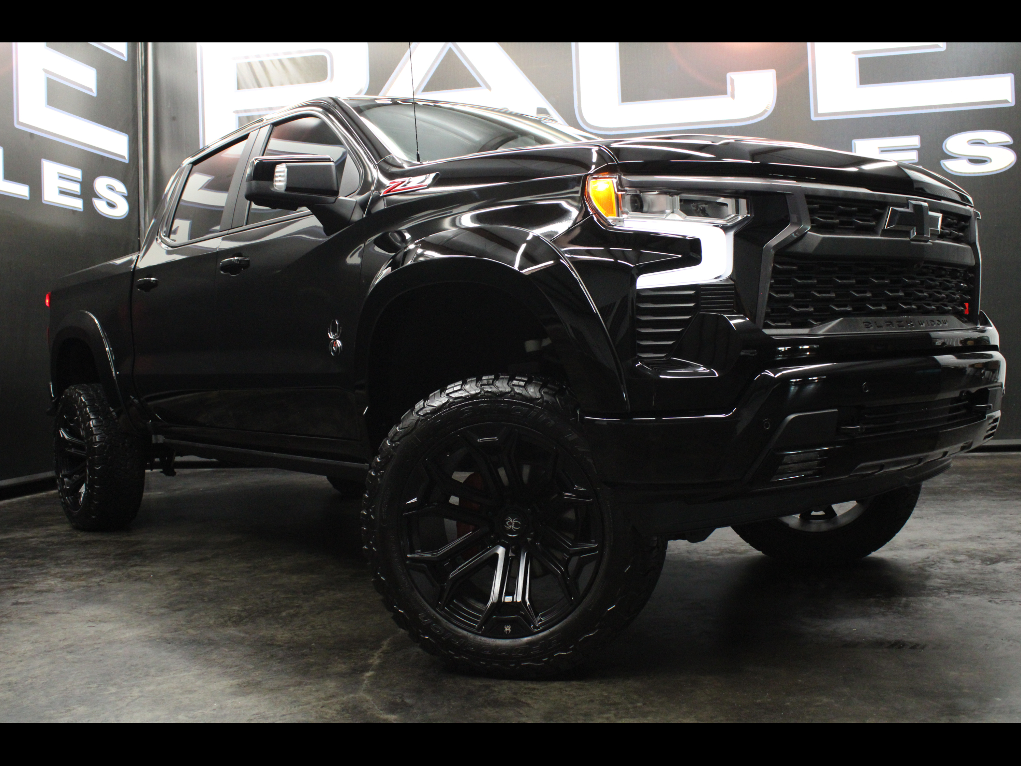 2024 Chevrolet Silverado 1500 4WD Crew Cab 147" RST Black Widow