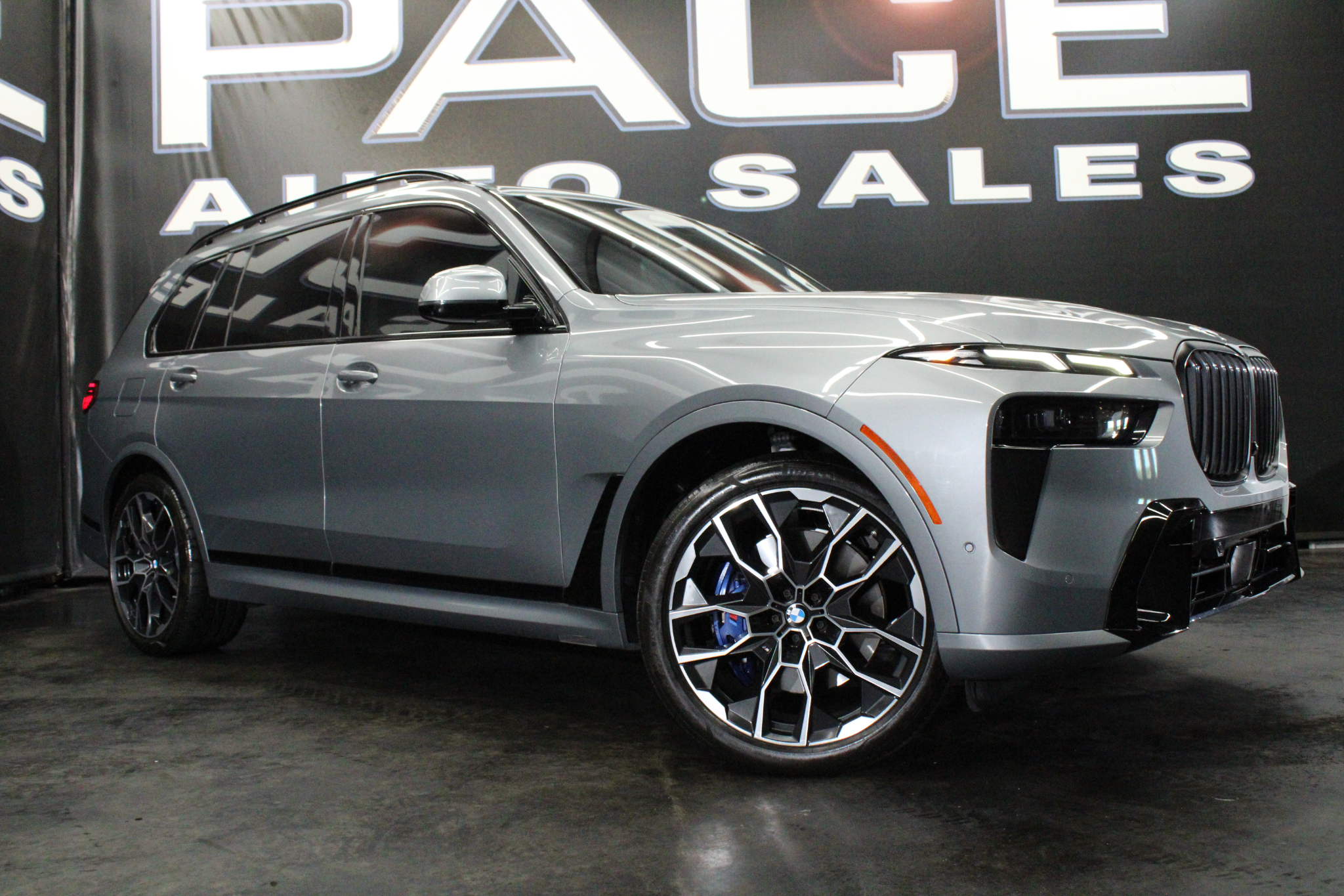 2023 BMW X7 xDrive40i Sports Activity Vehicle