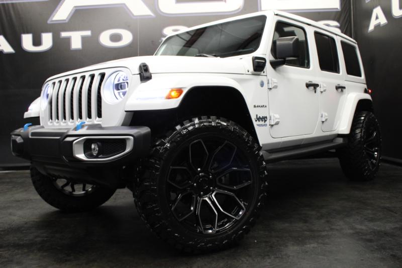 2022 Jeep Wrangler 4xe Unlimited Sahara photo 3
