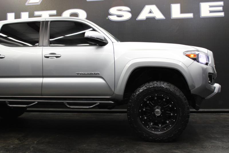 2017 Toyota Tacoma SR5 Sport TRD Pro photo 4