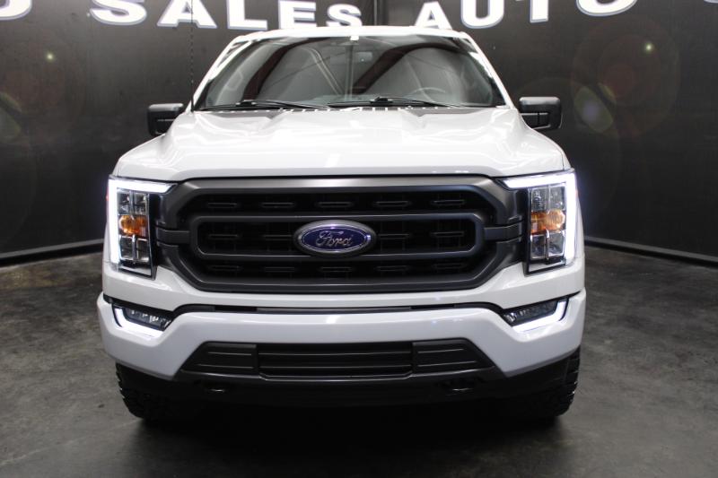 2023 Ford F-150 XLT photo 2
