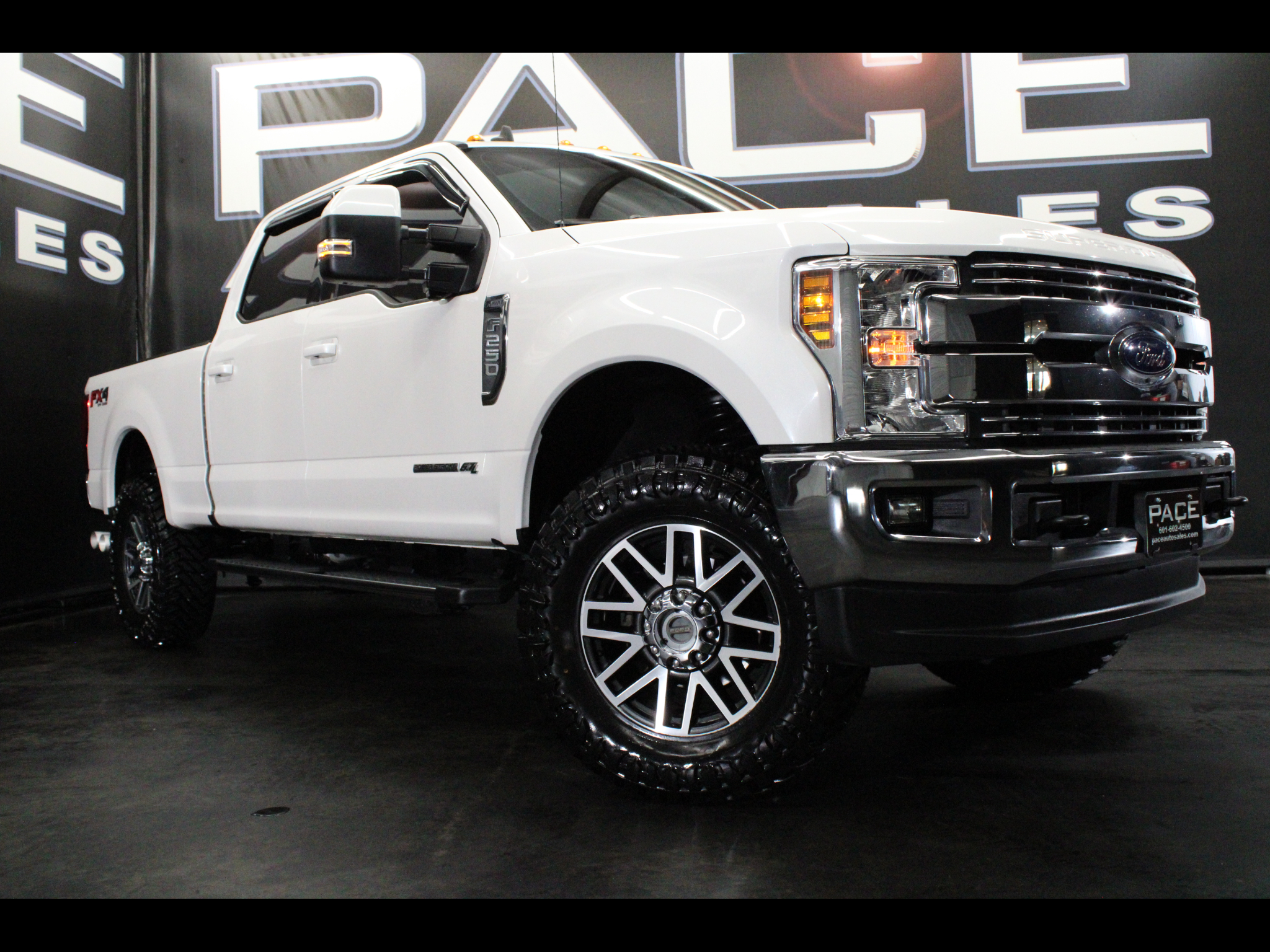 Ford Super Duty F-250 SRW Lariat 4WD Crew Cab 6.75' Box 2019 Ford Super Duty F-250 SRW Lariat 4WD Crew Cab 6.75' Box 2019