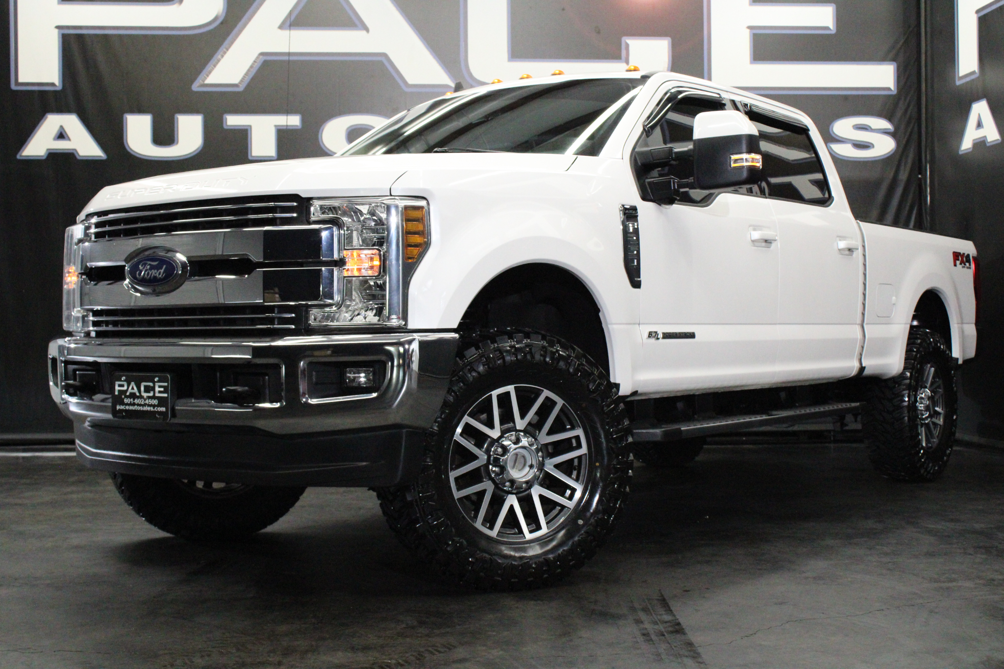 Ford Super Duty F-250 SRW Lariat 4WD Crew Cab 6.75' Box 2019 Ford Super Duty F-250 SRW Lariat 4WD Crew Cab 6.75' Box 2019