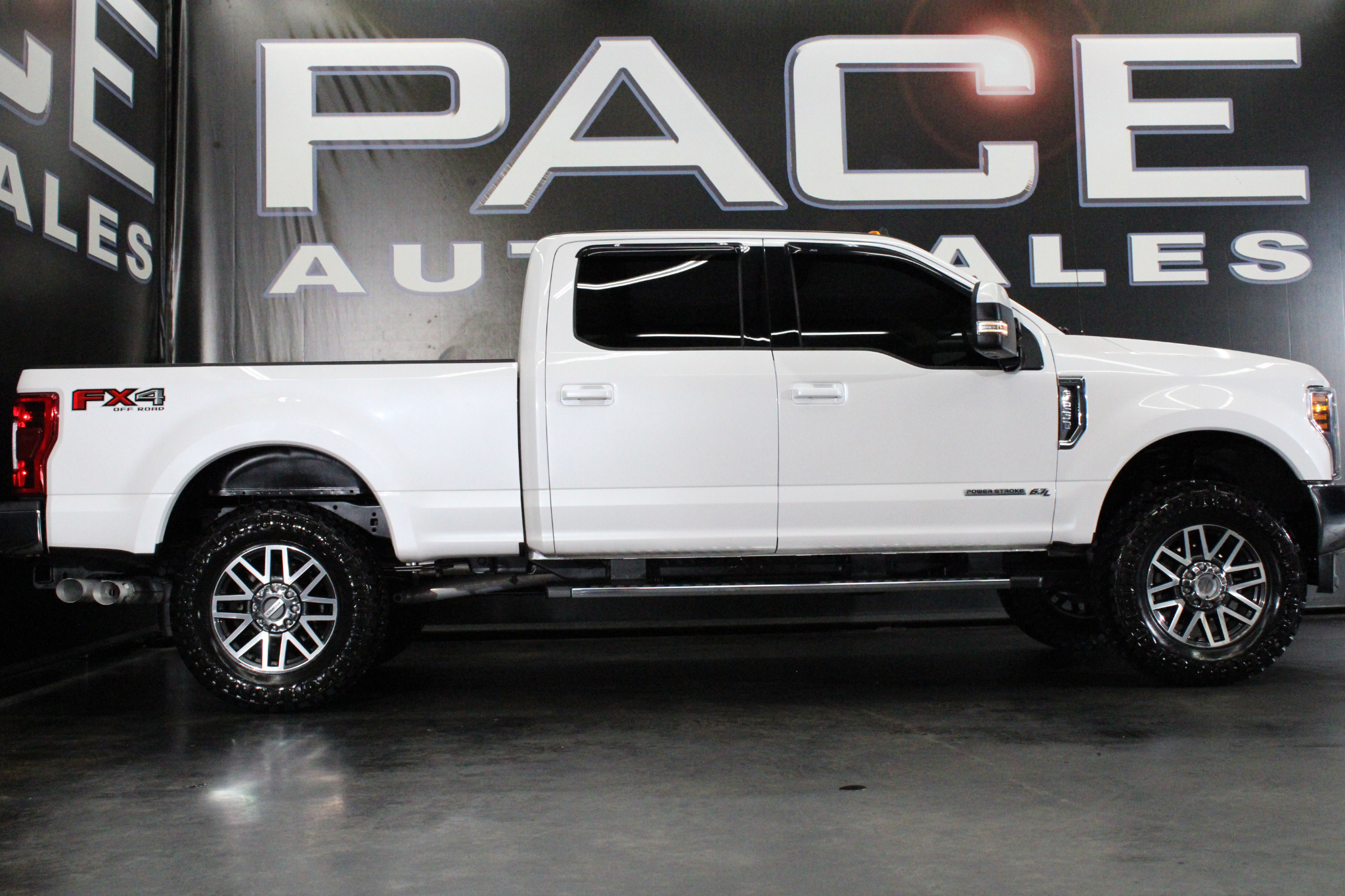 Ford Super Duty F-250 SRW Lariat 4WD Crew Cab 6.75' Box 2019 Ford Super Duty F-250 SRW Lariat 4WD Crew Cab 6.75' Box 2019