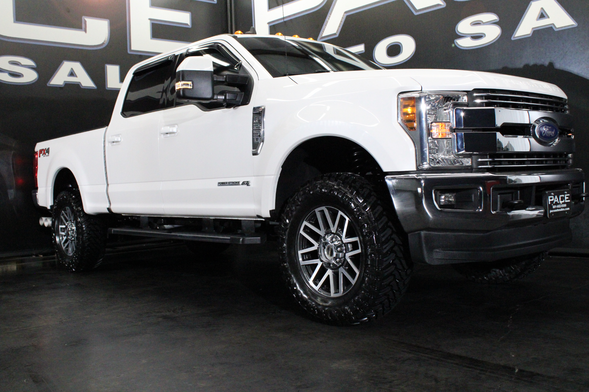 Ford Super Duty F-250 SRW Lariat 4WD Crew Cab 6.75' Box 2019 Ford Super Duty F-250 SRW Lariat 4WD Crew Cab 6.75' Box 2019