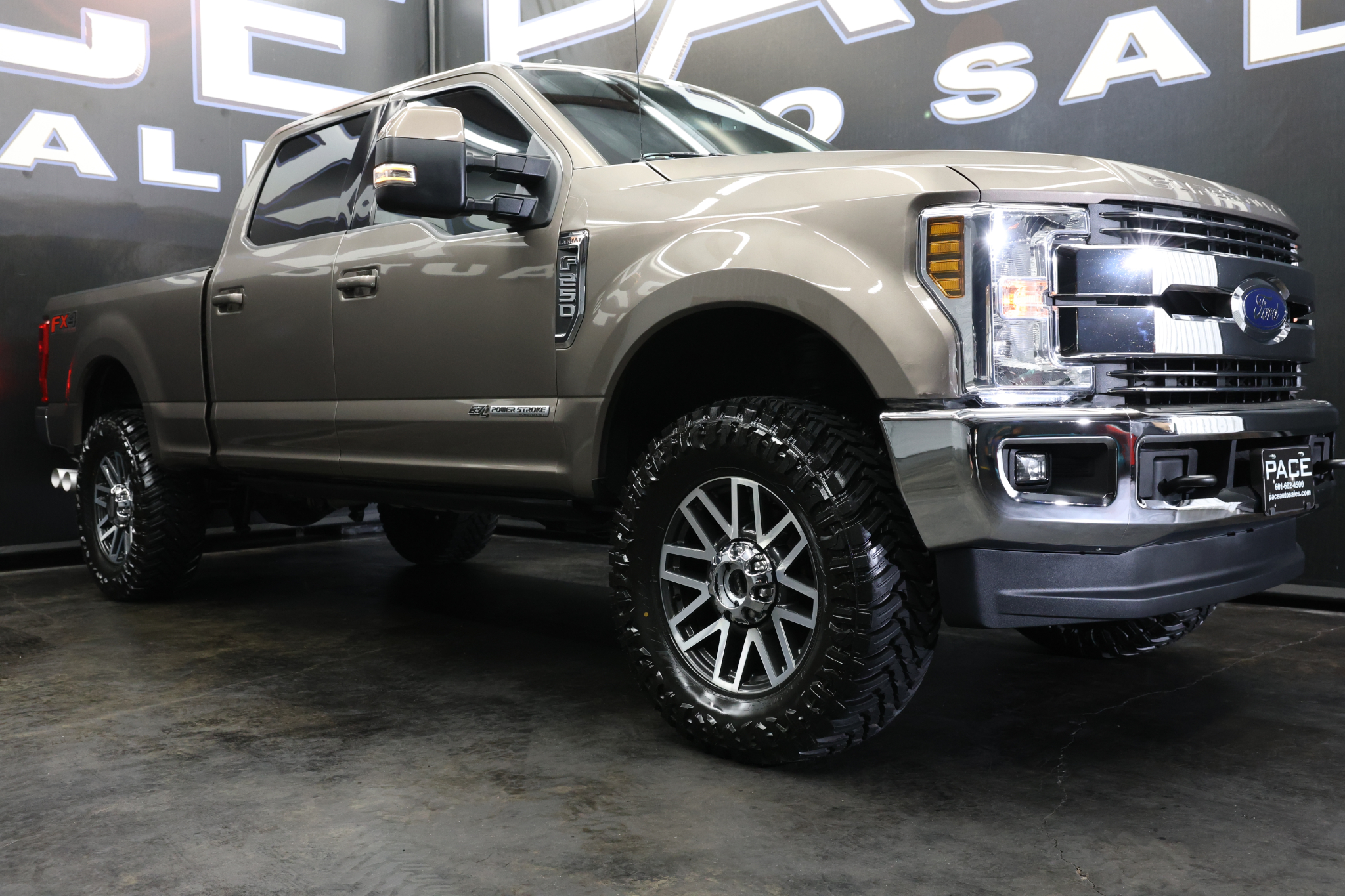 Ford Super Duty F-250 SRW Lariat 4WD Crew Cab 6.75' Box 2018 Ford Super Duty F-250 SRW Lariat 4WD Crew Cab 6.75' Box 2018