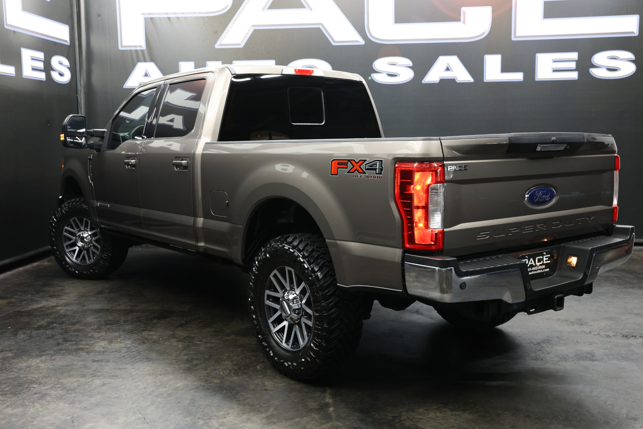 Ford Super Duty F-250 SRW Lariat 4WD Crew Cab 6.75' Box 2018 Ford Super Duty F-250 SRW Lariat 4WD Crew Cab 6.75' Box 2018