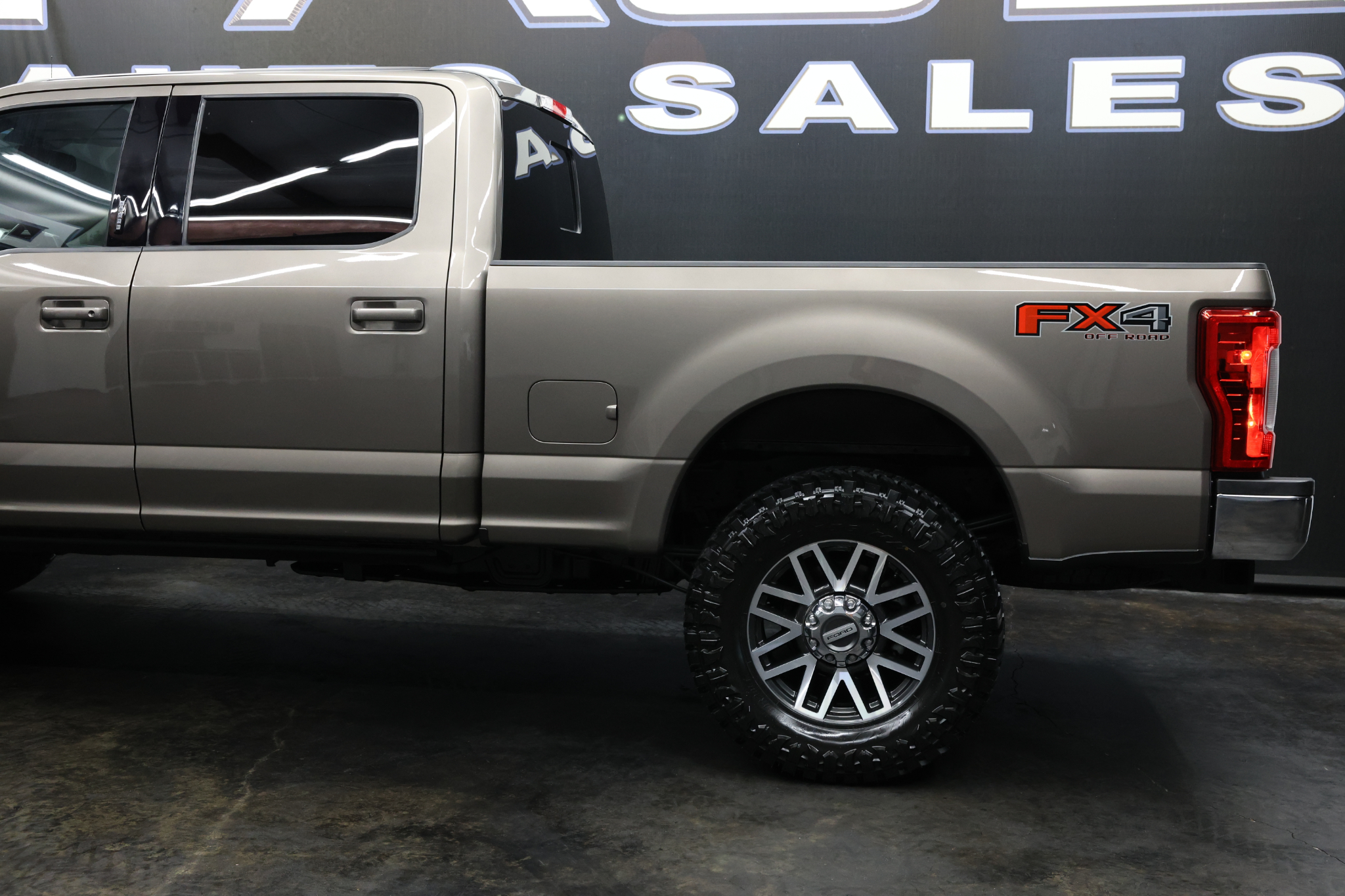 Ford Super Duty F-250 SRW Lariat 4WD Crew Cab 6.75' Box 2018 Ford Super Duty F-250 SRW Lariat 4WD Crew Cab 6.75' Box 2018