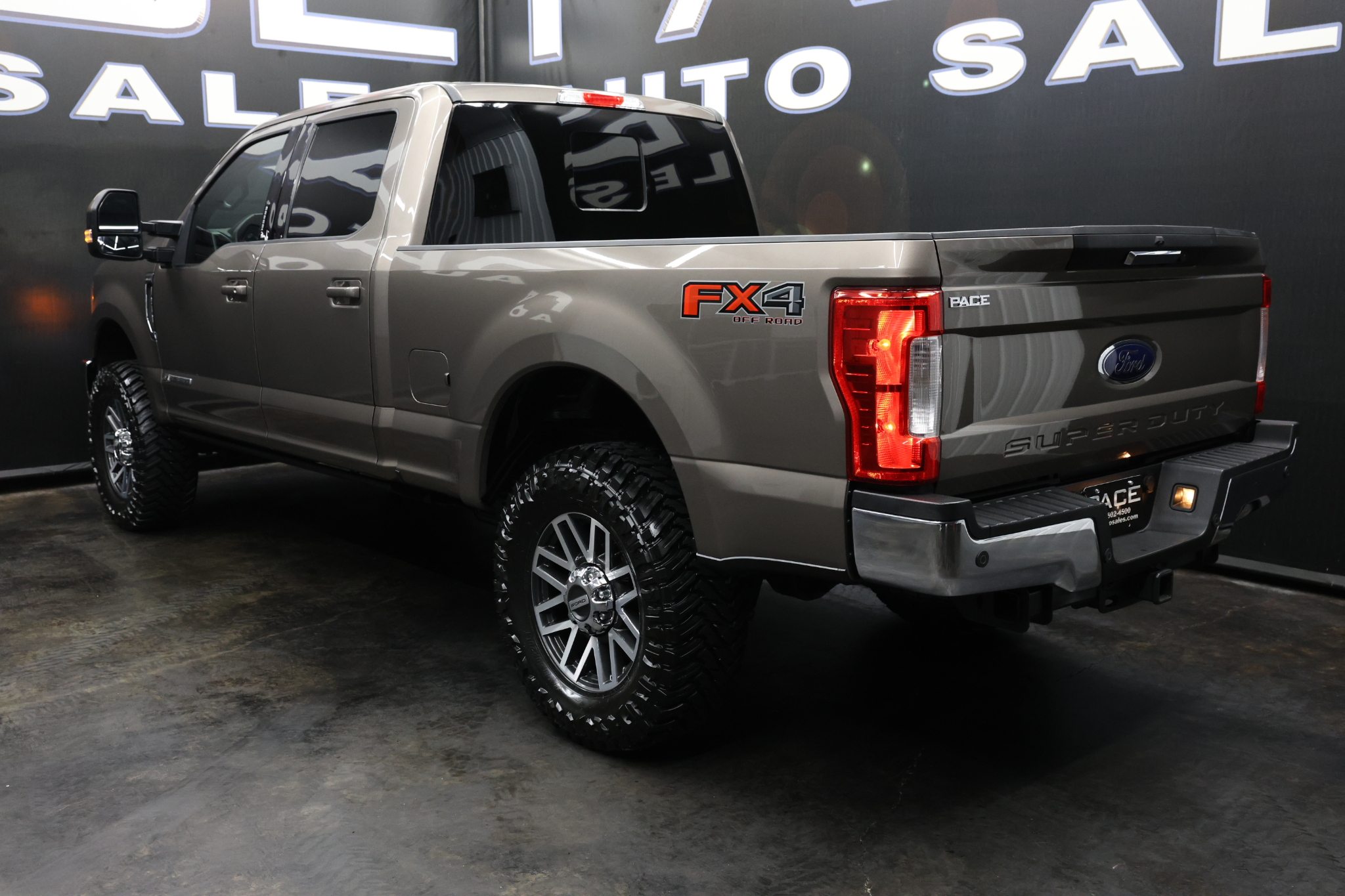 Ford Super Duty F-250 SRW Lariat 4WD Crew Cab 6.75' Box 2018 Ford Super Duty F-250 SRW Lariat 4WD Crew Cab 6.75' Box 2018