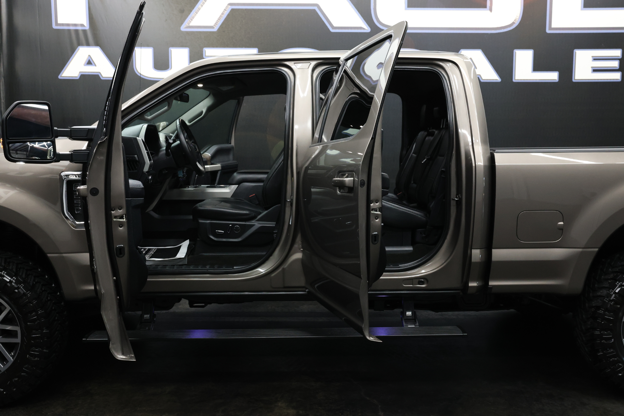 Ford Super Duty F-250 SRW Lariat 4WD Crew Cab 6.75' Box 2018 Ford Super Duty F-250 SRW Lariat 4WD Crew Cab 6.75' Box 2018