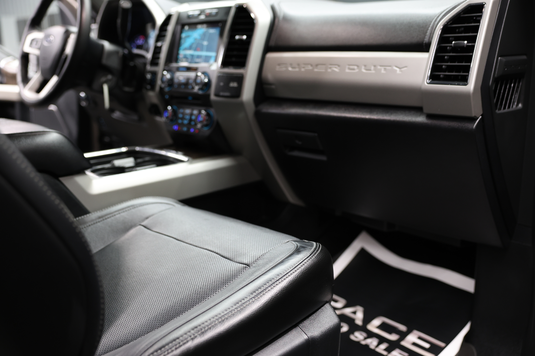 Ford Super Duty F-250 SRW Lariat 4WD Crew Cab 6.75' Box 2018 Ford Super Duty F-250 SRW Lariat 4WD Crew Cab 6.75' Box 2018