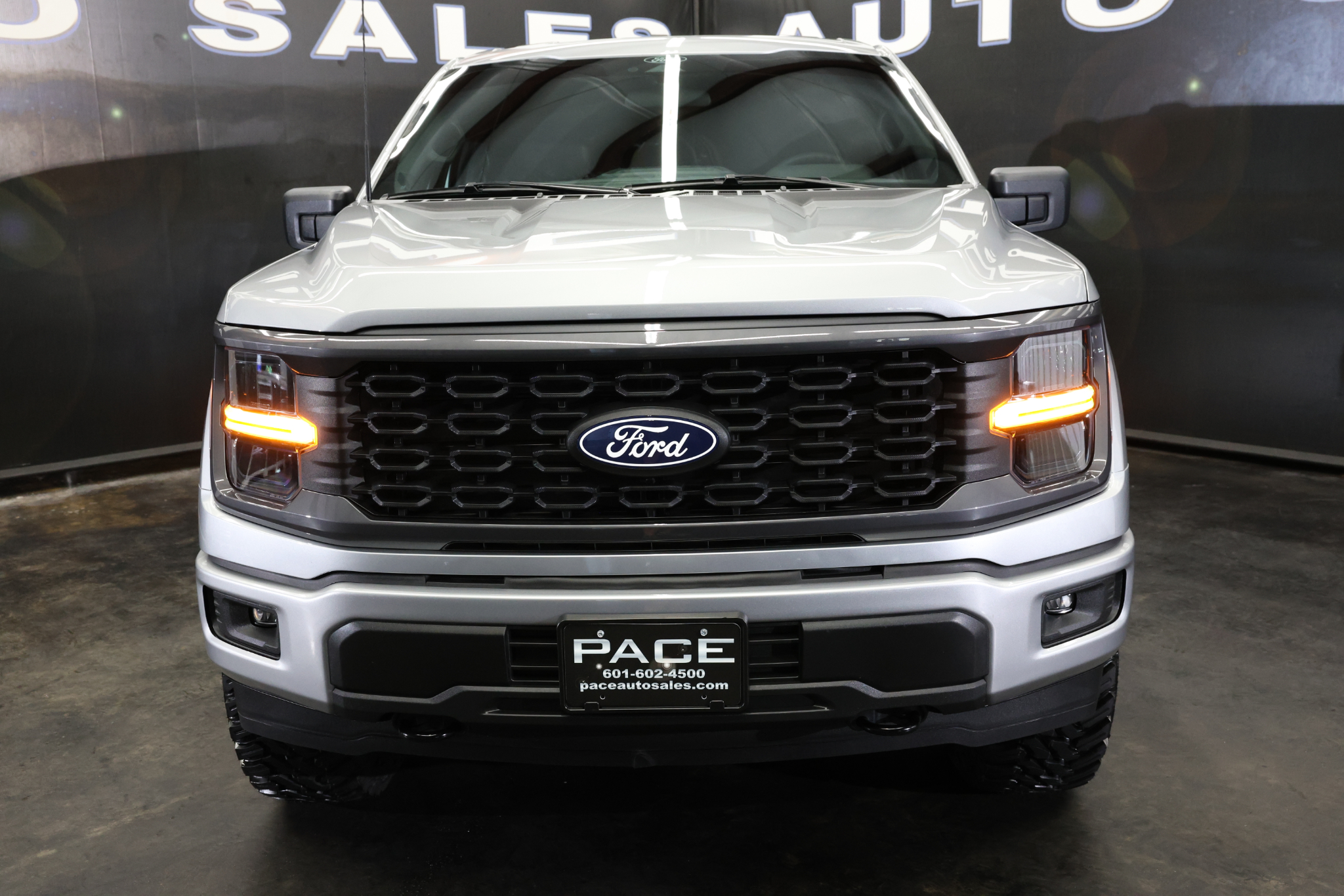 Ford F-150 STX 4WD SuperCrew 5.5' Box 2024 Ford F-150 STX 4WD SuperCrew 5.5' Box 2024