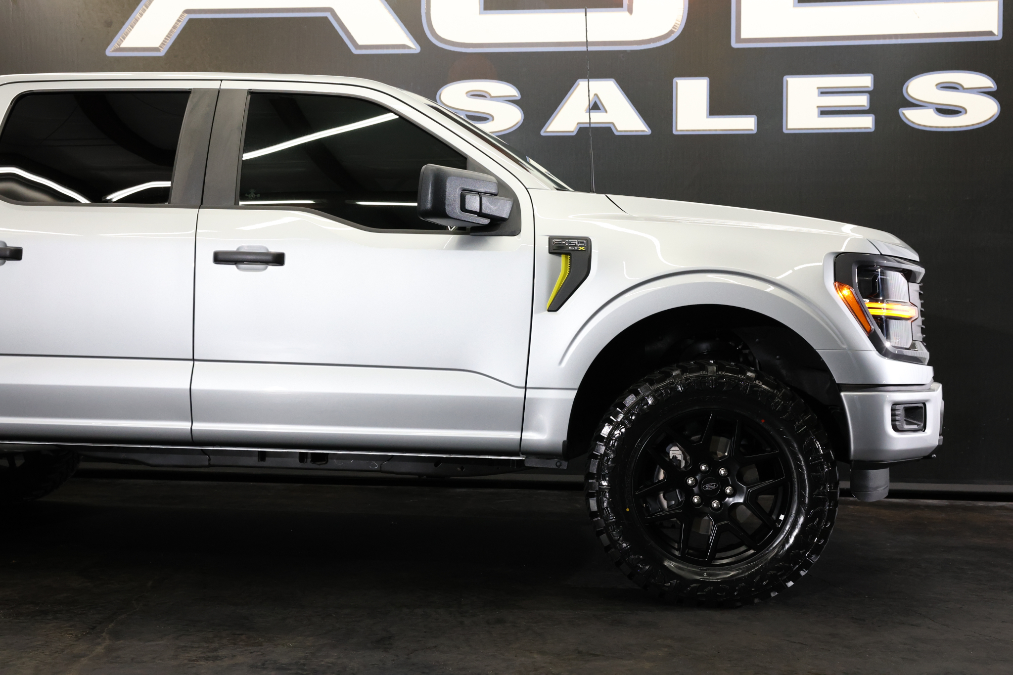 Ford F-150 STX 4WD SuperCrew 5.5' Box 2024 Ford F-150 STX 4WD SuperCrew 5.5' Box 2024