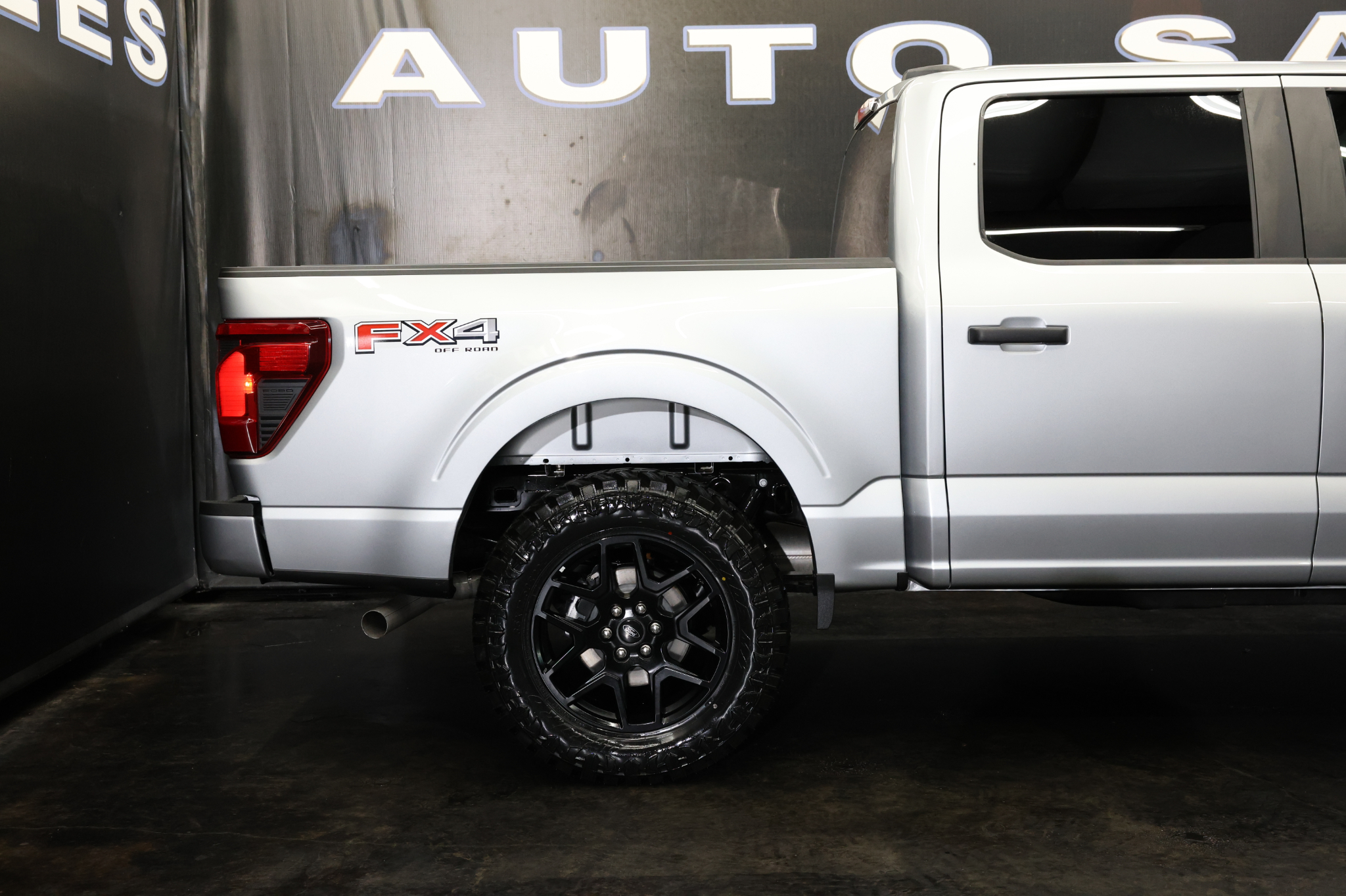 Ford F-150 STX 4WD SuperCrew 5.5' Box 2024 Ford F-150 STX 4WD SuperCrew 5.5' Box 2024