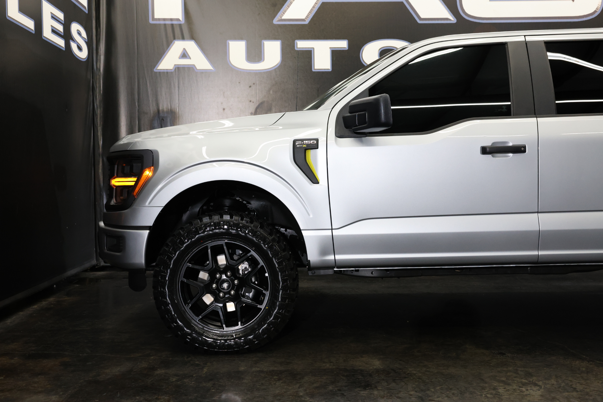 Ford F-150 STX 4WD SuperCrew 5.5' Box 2024 Ford F-150 STX 4WD SuperCrew 5.5' Box 2024