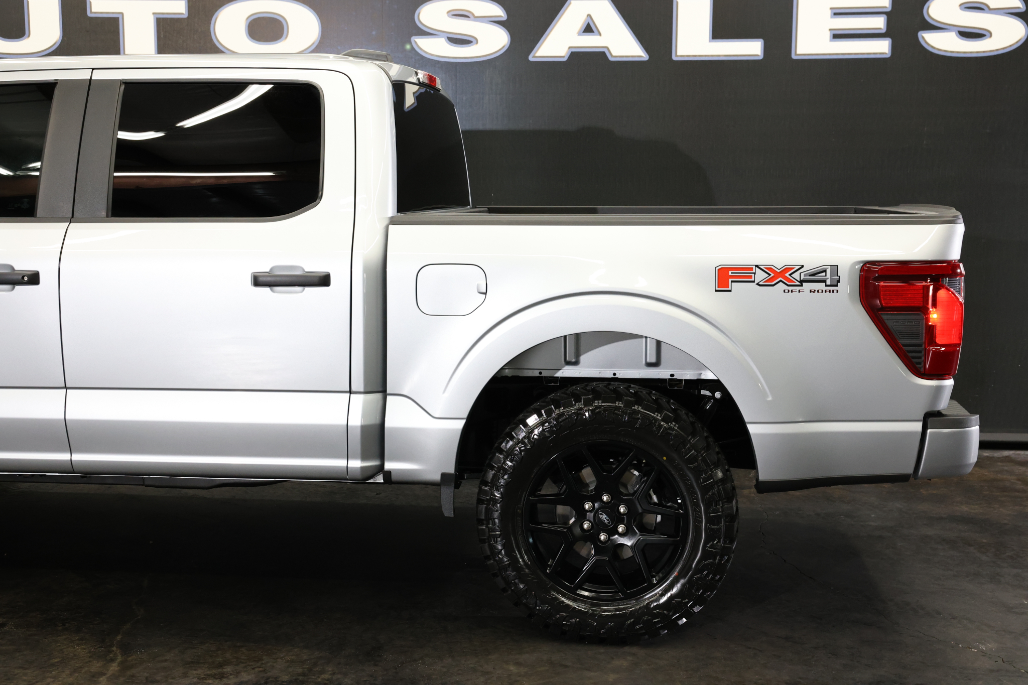 Ford F-150 STX 4WD SuperCrew 5.5' Box 2024 Ford F-150 STX 4WD SuperCrew 5.5' Box 2024
