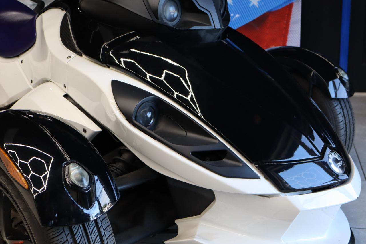 Can-Am Spyder RS  2012