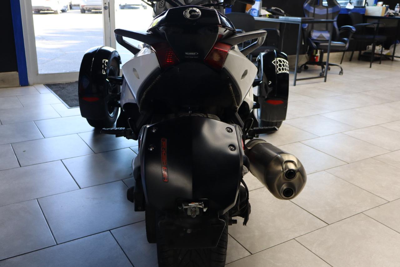 Can-Am Spyder RS  2012