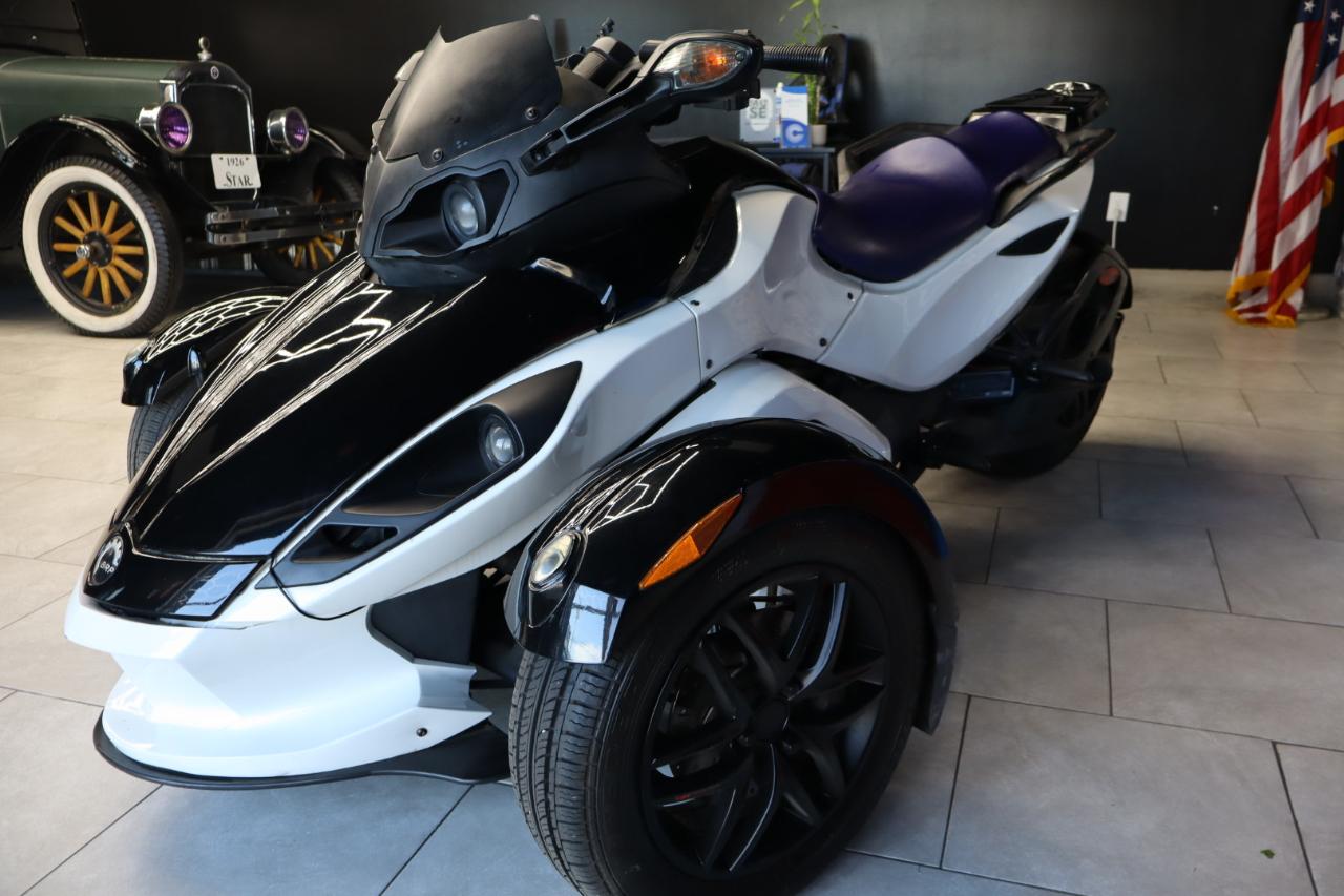 Can-Am Spyder RS  2012