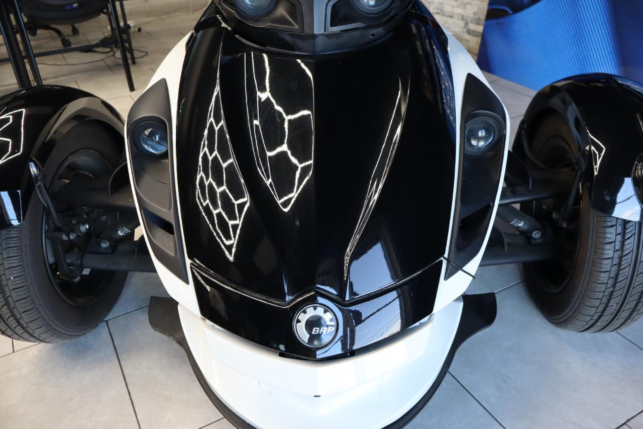 Can-Am Spyder RS  2012